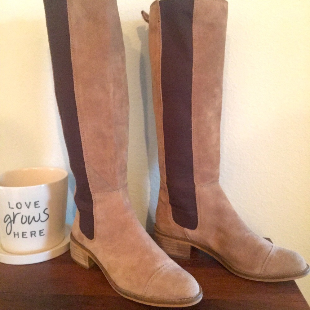 BCBGeneration Brown Boots